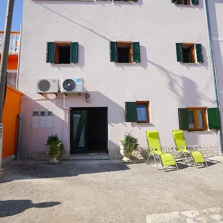 50m From The Beach *
