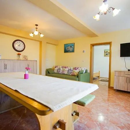 50m From The Beach Ждрелац